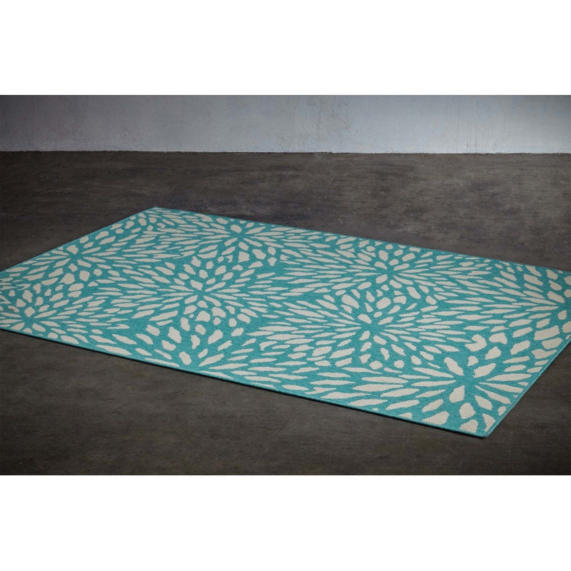 Tapis bleu en polypropylène, Rectangle 5 pi 3 po x 7 pi 6 po