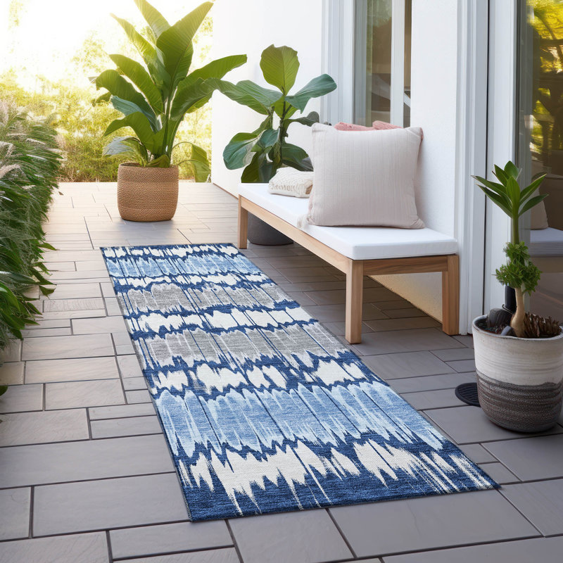 Tapis bleu marine en polyester tissé à la machine Lamanna, Tapis de couloir 2 pi 3 po x 7 pi 6 po