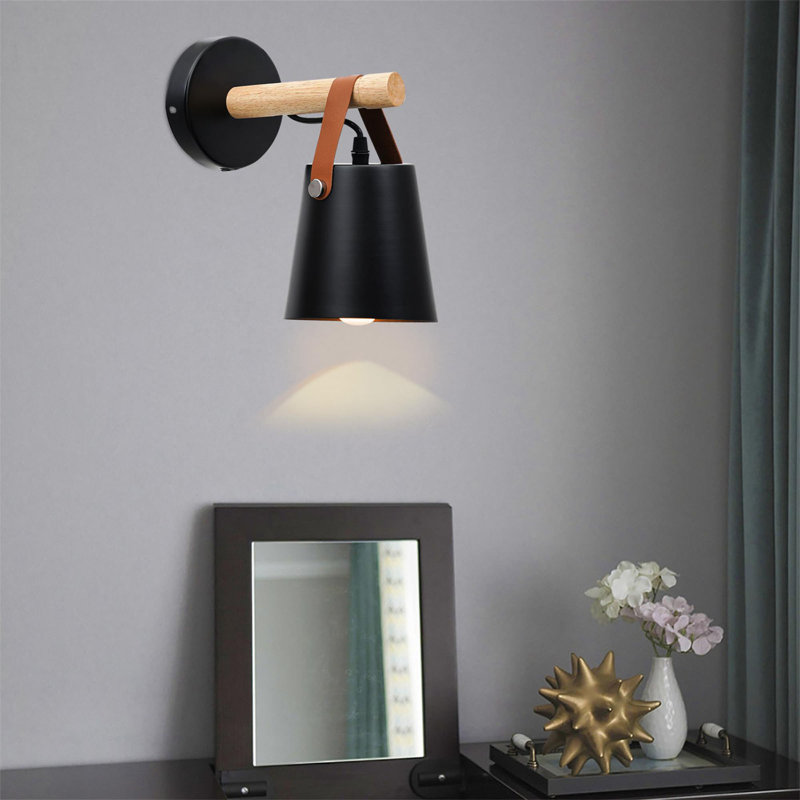 Plug-in Armed Sconce