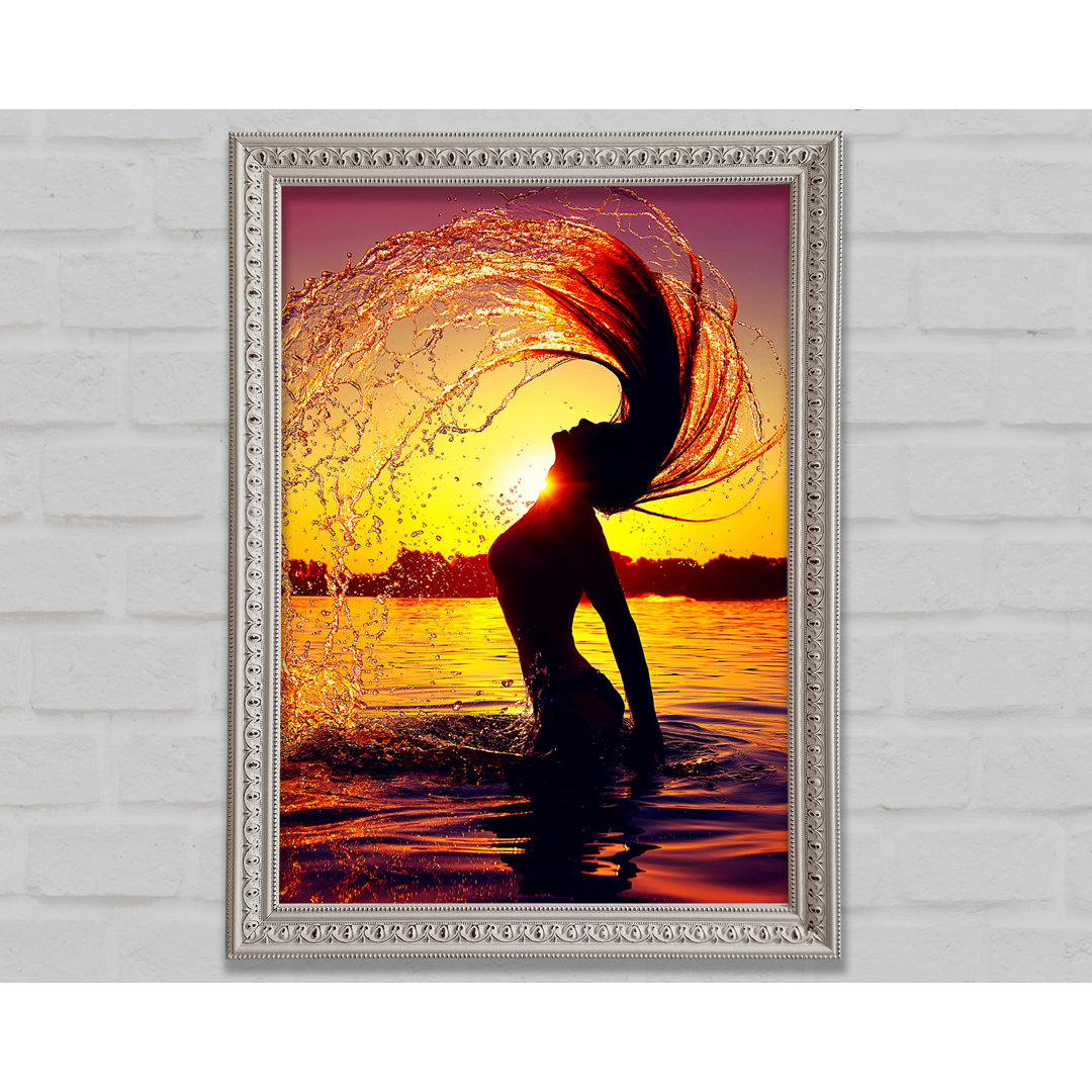 Sunset Woman Ocean Splash - Einzelner Bilderrahmen Kunstdrucke