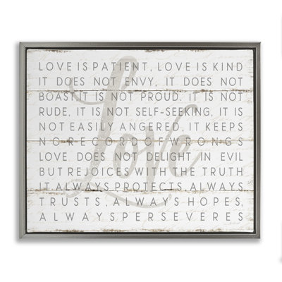 «Love is patient» sur un look de planches blanches