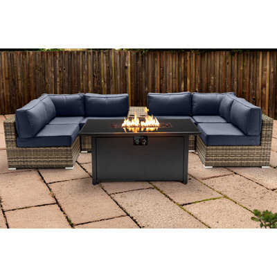 Ensemble de conversation pour 4 personnes avec foyer et coussins Sunbrella Lsi