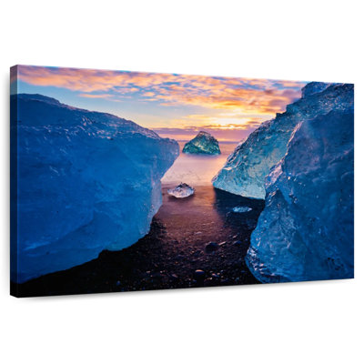 Diamond Beach Icicles