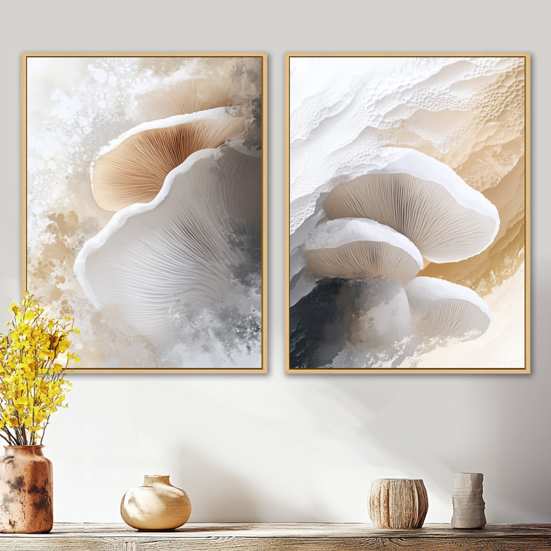 Vesse-de-loup dans le sol forestier I - Champignon, tableau encadré en deux parties, 32" H x 48" W, Natural Floater Framed