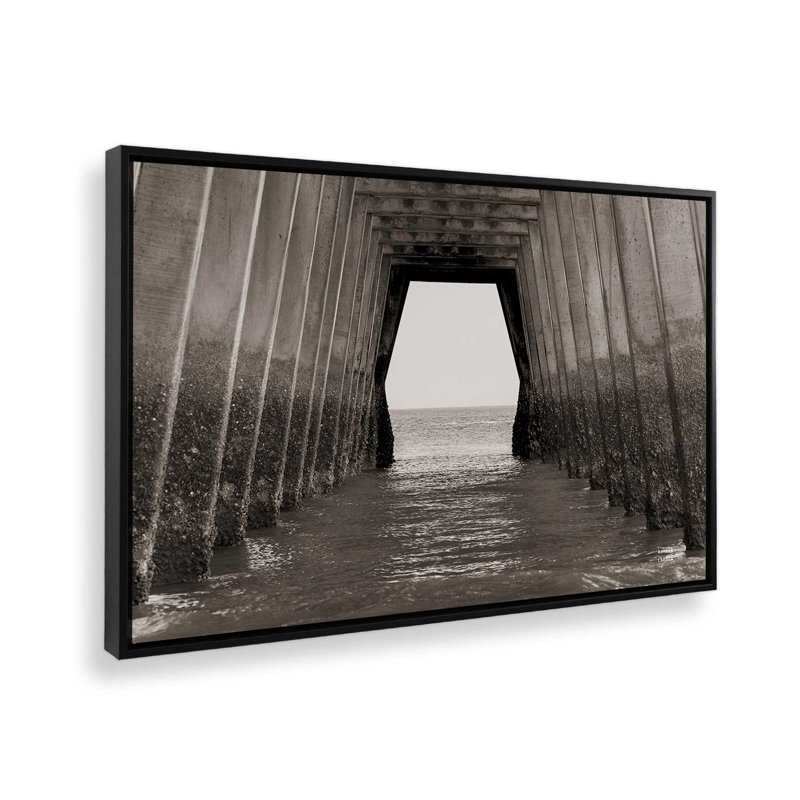 «Under the Pier» par Nathan Larson, reproduction d'art sur toile, Noir, H 8 po x l 12 po, Cadre flottant