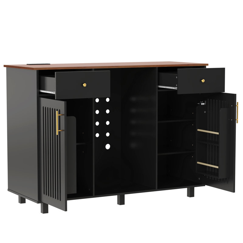 Meuble-bar à café moderne avec réfrigérateur, meuble à vin avec rangement pour bouteilles, prise électrique et étagères réglables.
