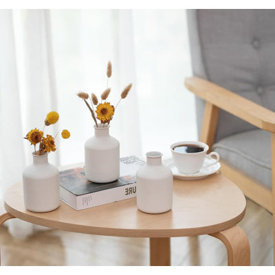 Set of 3 Small Bud Vases: Mini Metal Cylindrical Decorative Vases for Artificial and Dried Flowers, Ideal for Modern Living Room, Dining Table and Bedroom Decor