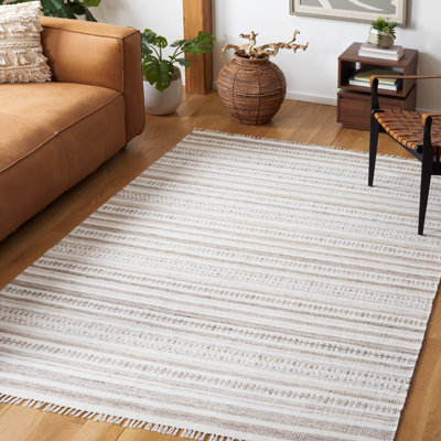 Lesse Hand Woven Performance Southwestern Rug