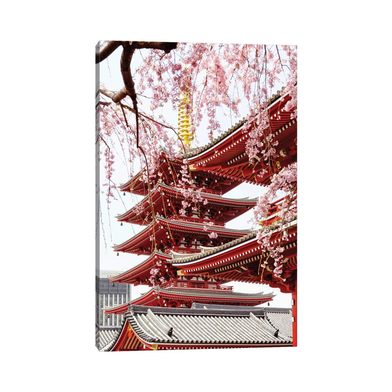"Senso-ji Pagoda IV" par Philippe Hugonnard - Photographie sur toile tendue, H 18 po x l 12 po x 1,5 po