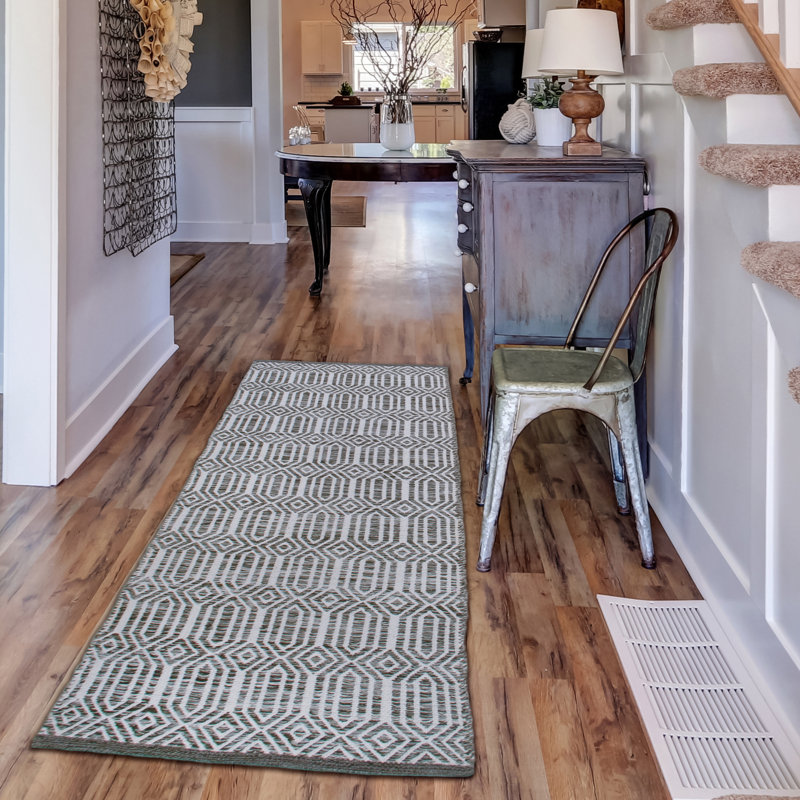 Brooksby Geometric Handmade Flatweave Cotton Gray/White Bath Rug, Rectangle 2' x 5'