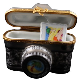 LIMOGES BOX: A Camera on Holidays