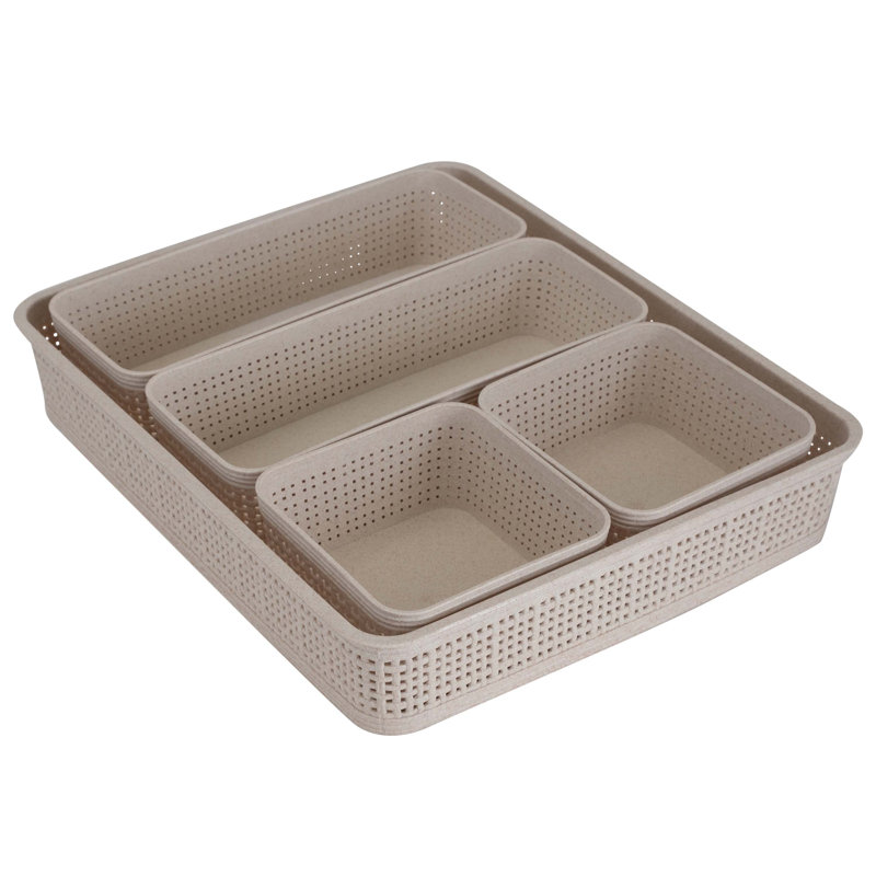 Simplify Plastic Decorative Basket, Natural