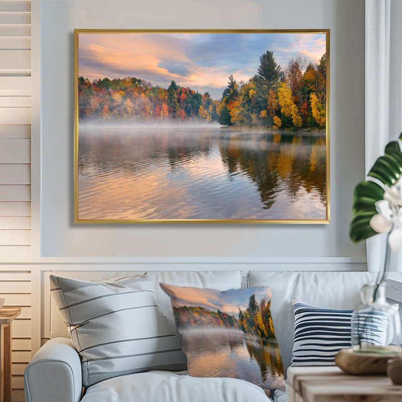 Feuillage d'automne au bord du lac - reproduction de photo sur toile, H 34 po x l 44 po, Toile tendue, Sans cadre