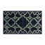 Tapis gris soyeux et moelleux-429044873