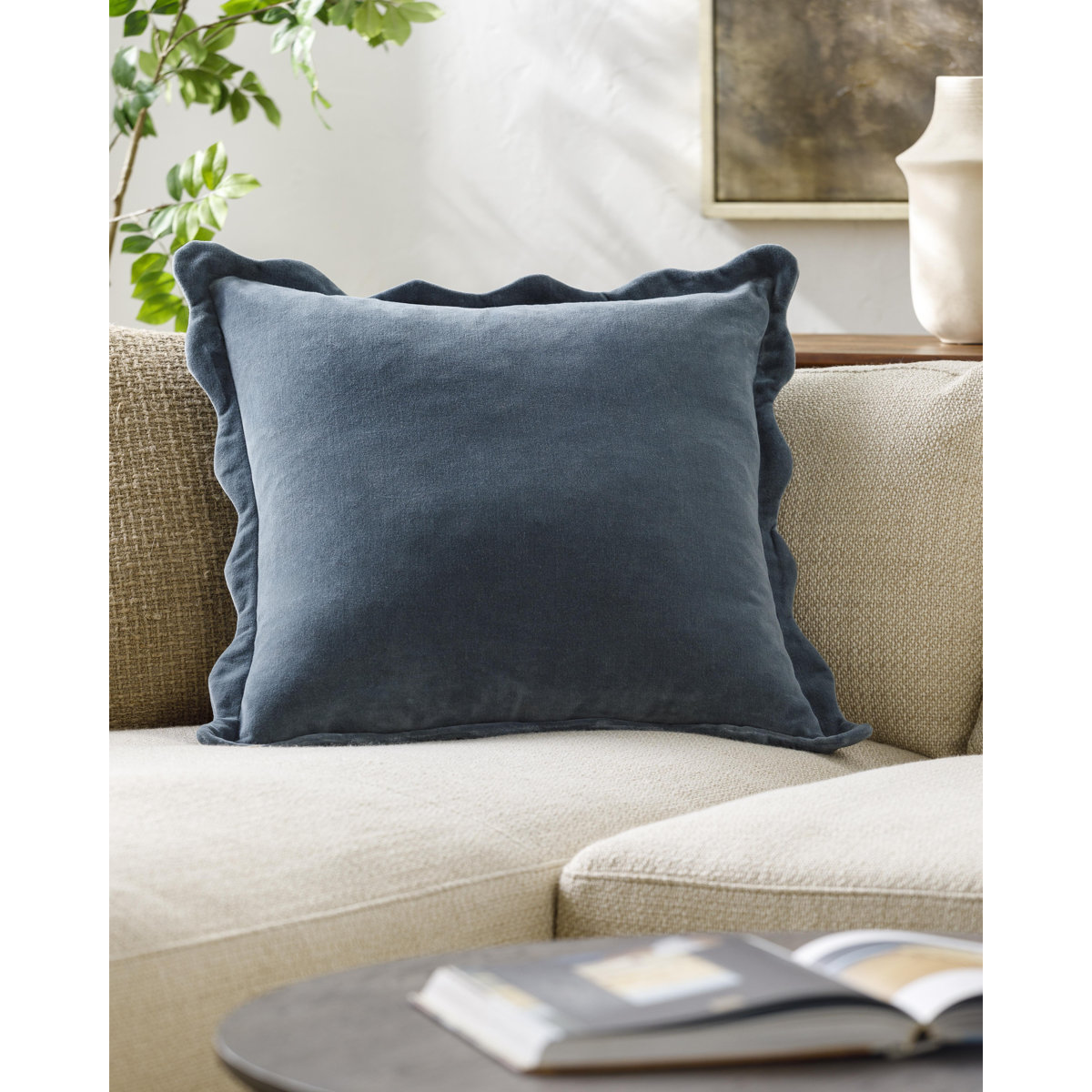 Collier Scalloped Edges Throw Pillow