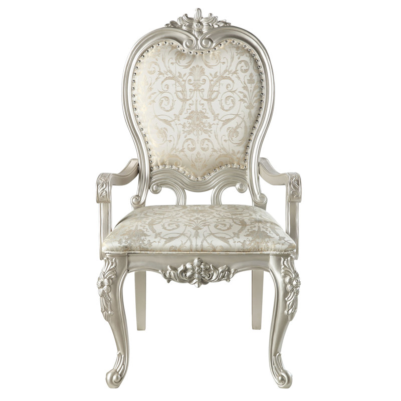 Paire de chaises en tissu et champagne (2) - capacité de charge de 220 lb. 24 po de largeur d'assise, 21 po de profondeur, 19 po de hauteur, 25 po de hauteur d'accoudoir. Rembourrage confortable avec mousse D22 pour un confort accru. Bois d'hévéa