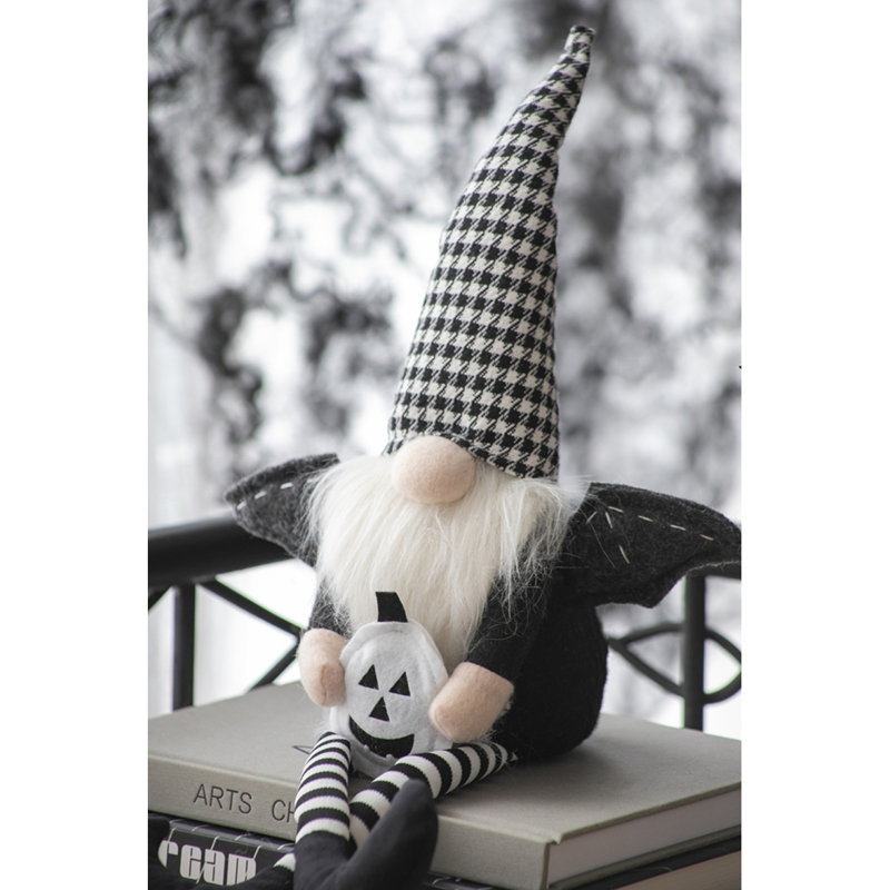 Ensemble de 2 gnomes noirs de 4,3 po x 3,5 po x 23,5 po assis avec des ailes et un chapeau écossais noir et blanc pour la décoration d'Halloween