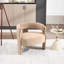 Fauteuil d'appoint en velours pour le salon-670499363