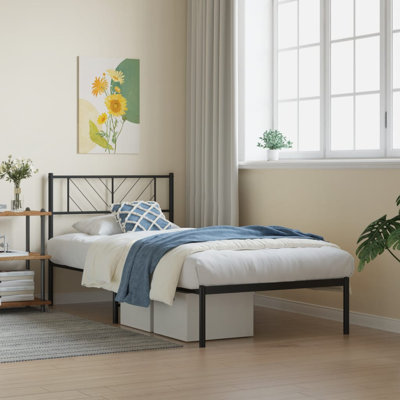 Nelvie Metal Bed