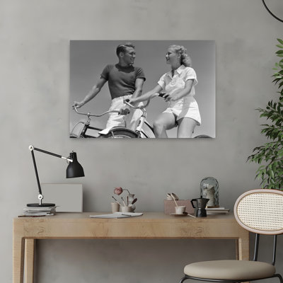 1930S 1940S, souriant, couple blond sur des vélos se regardant, rétro, rétro, portrait rétro, art mural