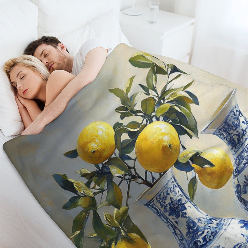 Jeté en flanelle de citrons dans des vases bleus, 60 x 80 po