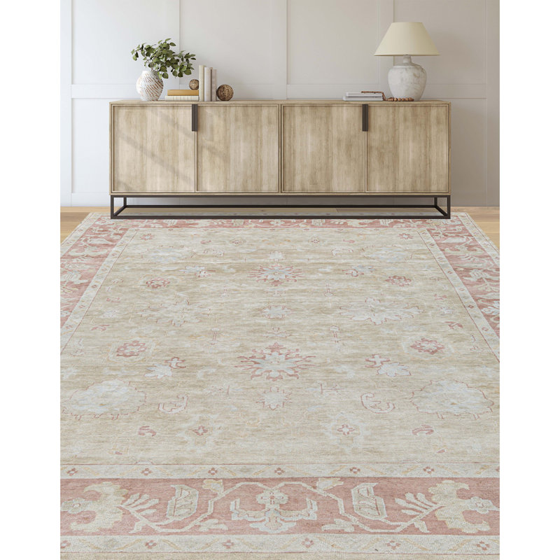 Wool Oriental Area Rug in Rust/Beige
