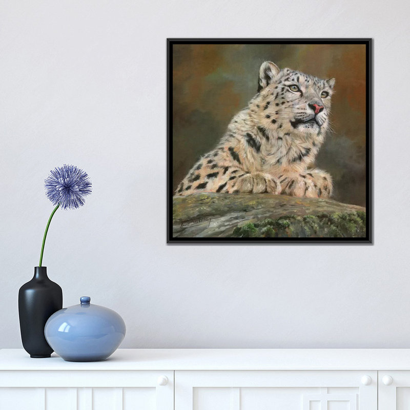 « snow leopard on rock », impression sur toile, H 18 po x l 18 po x P 1,5 po, Toile encadrée noire, Pas de tapis