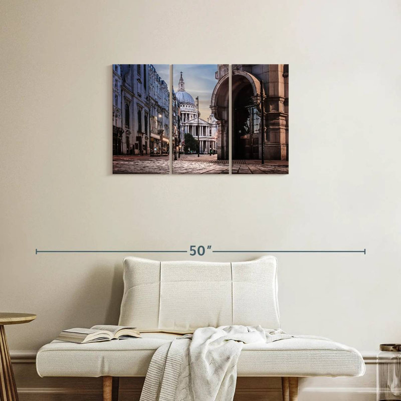 Rue menant à la cathédrale, H 20 po x l 33 po