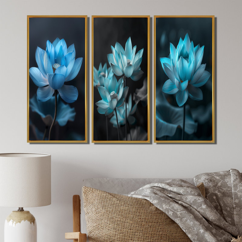 Bleu bleu, lotus rayonnants I - Collection d'art mural Lotus, H 32 po x l 48 po, Impression encadrée flottante, Doré