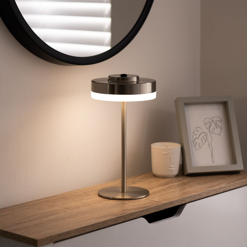 Liana Metal Table Lamp, Silver