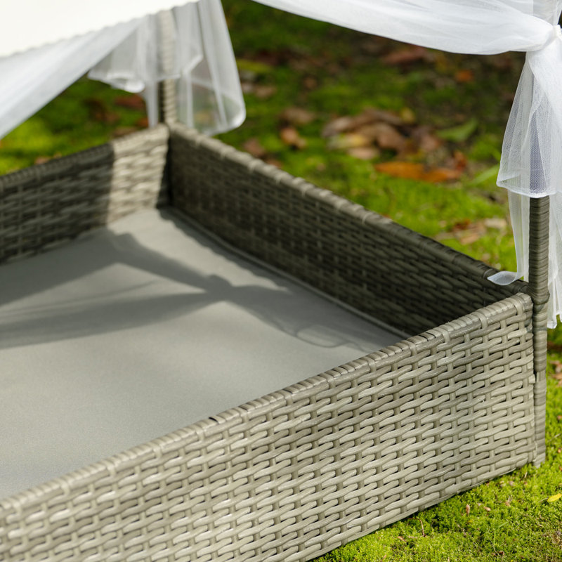 Esmahan Polyester Pet Bed