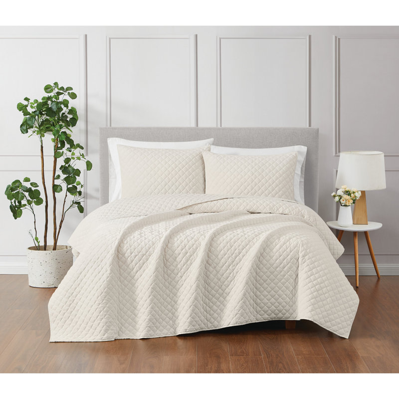 Diamond Velvet Quilt Set, King Quilt + 2 King Shams, Ivory