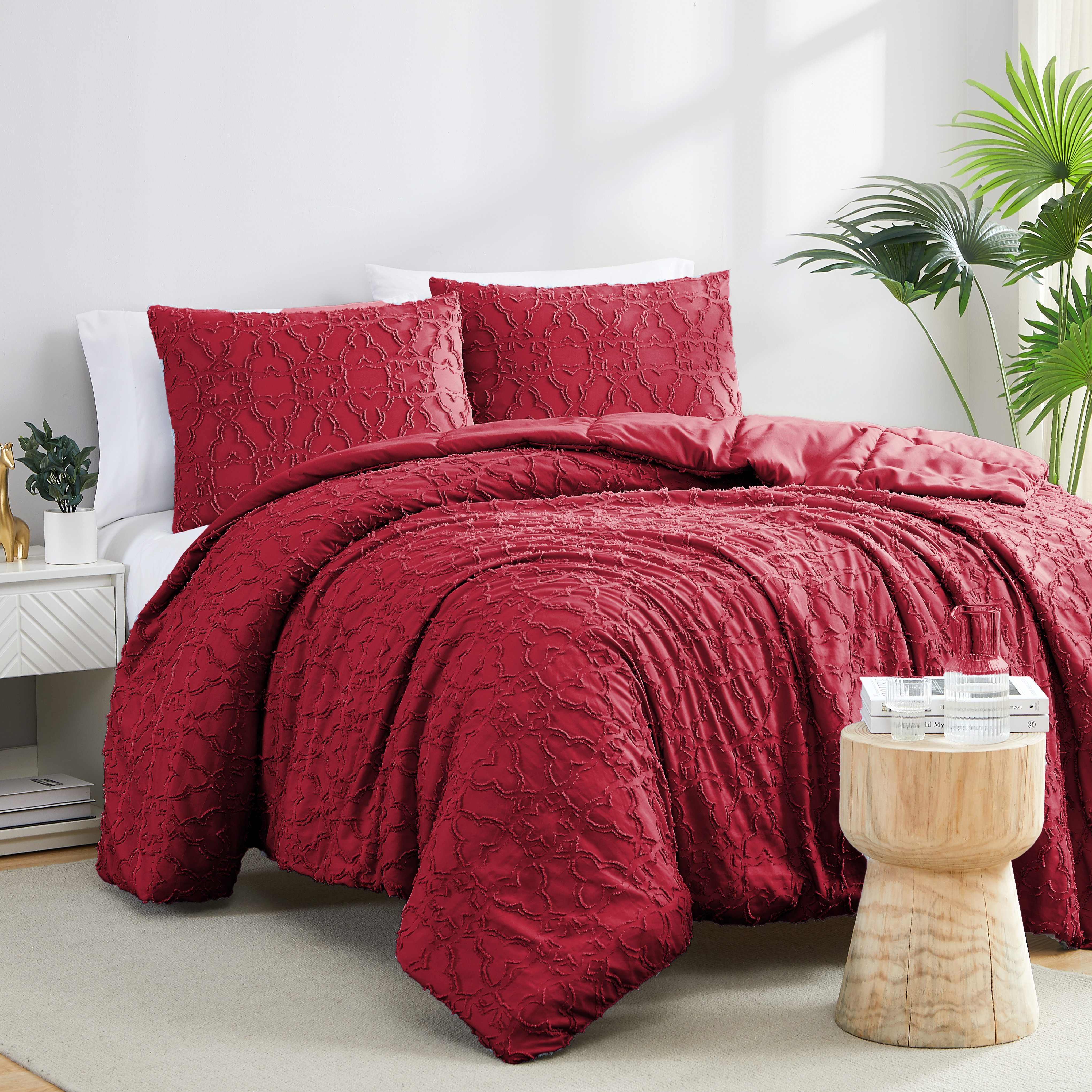 Suniya White Microfiber Reversible Comforter Set Jacquard & Tufted Red Barrel Studio Color: White, Size: Queen Comforter