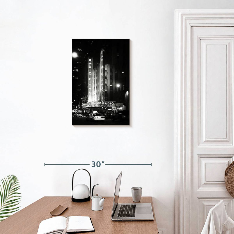 Lilie Radio City II, 24" H x 16" W