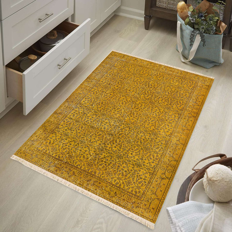 Distressed Saffron Traditional Area Rug