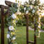 Paquet de 4 guirlandes de roses blanches et d'eucalyptus en soie artificielle de 6 pi pour décoration de table arche de mariage