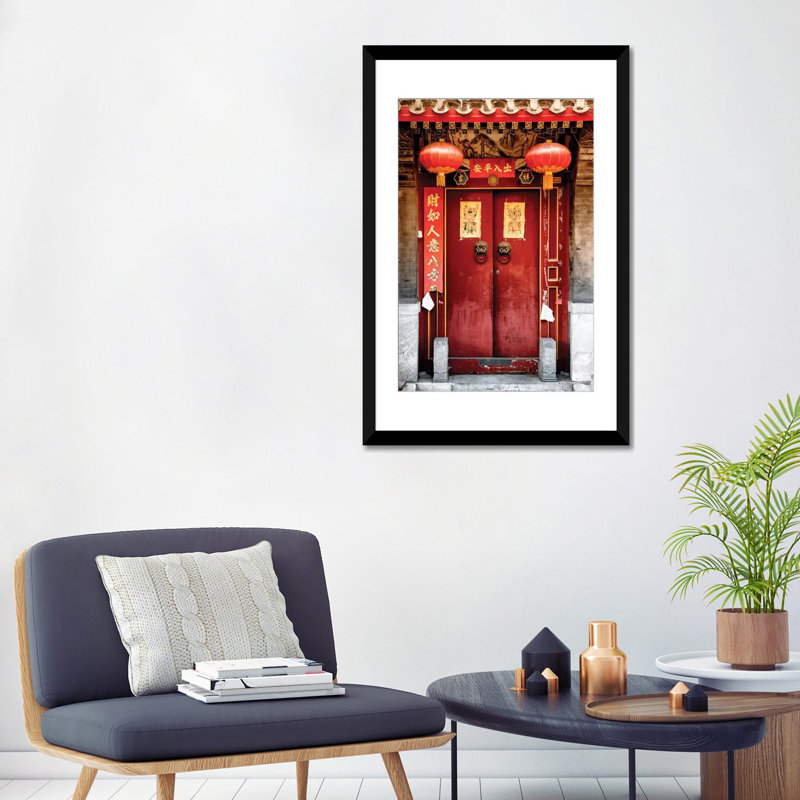 «Traditional Red Door» par Philippe Hugonnard - reproduction de photo sur toile tendue, Blanc, Papier d'art encadré noir