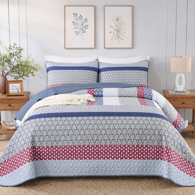 3-Piece Bohemian Stripe Quilt Set Lightweight Microfiber All Season