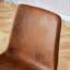Ensemble de 1 table et 6 chaises. Plateau de salle à manger rectangulaire en verre trempé transparent de 63 po x 35,4 x 30 po avec support en bois aggloméré en bois aggloméré de couleur oc. Assorti de 6 chaises de salle à manger en tissu brun. W1151S02015