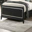 Mobilier de chambre à coucher de style moderne avec grand lit et lumières à densité moyenne
