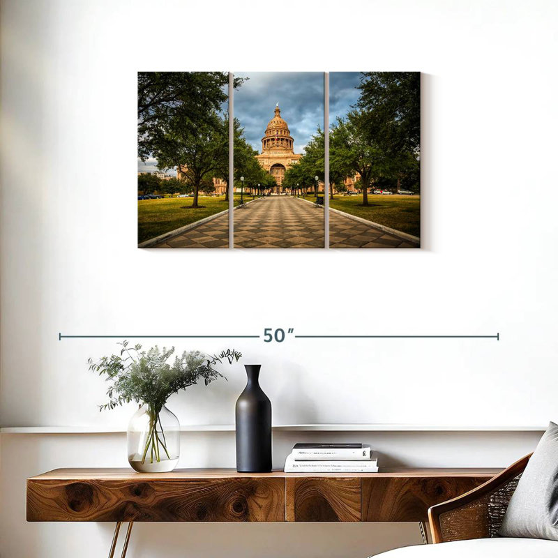 Nicci, Texas State Capitol, H 20 po x l 33 po
