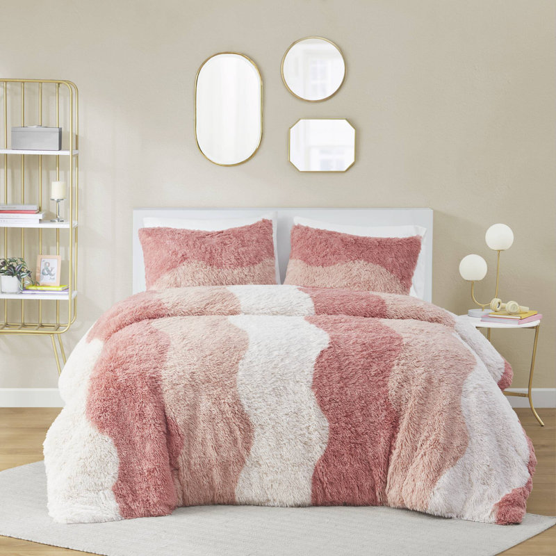 Cassie Blush Multi Trahan Ombre Shaggy Faux Fur 3-Piece King/Cal King Duvet Cover Set, King  Duvet Cover + 2 King Shams