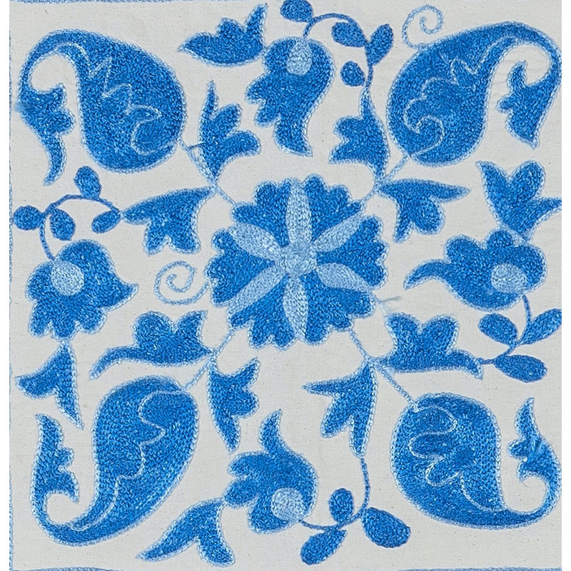 Housse de coussin en velours et en dentelle de coton crème et bleu clair fait à la main Suzani 18 x 19 po