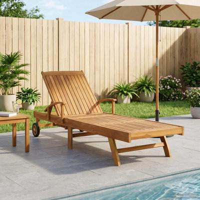 Outdoor Lounge Chair