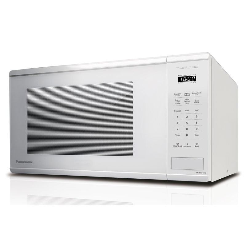 Four à micro-ondes moyen de 1,3 pi³ / min Genius® de Panasonic