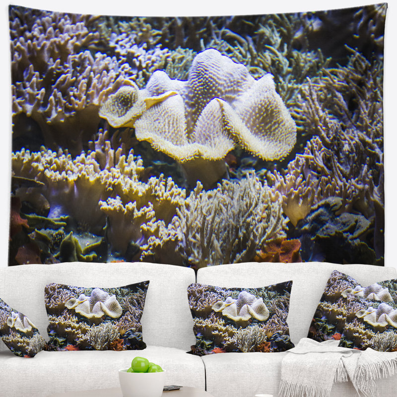 Paysage magnifique fond marin avec tapisserie de poissons, H 78 po x l 92 po