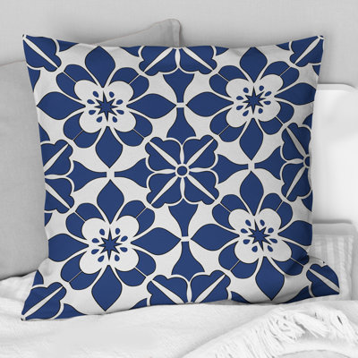 Coussin décoratif géométrique bleu et blanc Timeless
