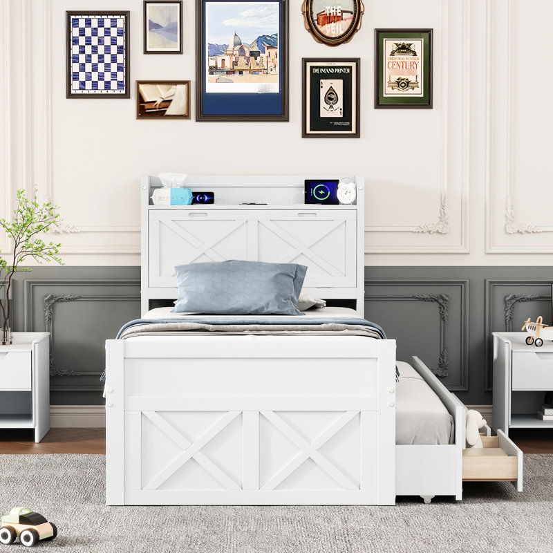 Lit en bois polyvalent avec tête de lit et prises de courant extensibles