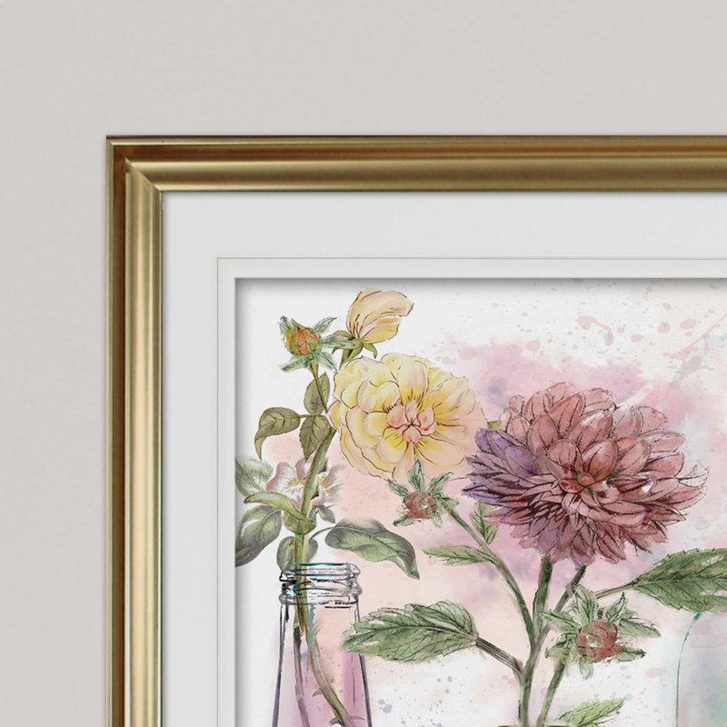 « Vintage Bottle Collection » - impression sur toile, Impression encadrée, H 28 po x l 38 po, Doré