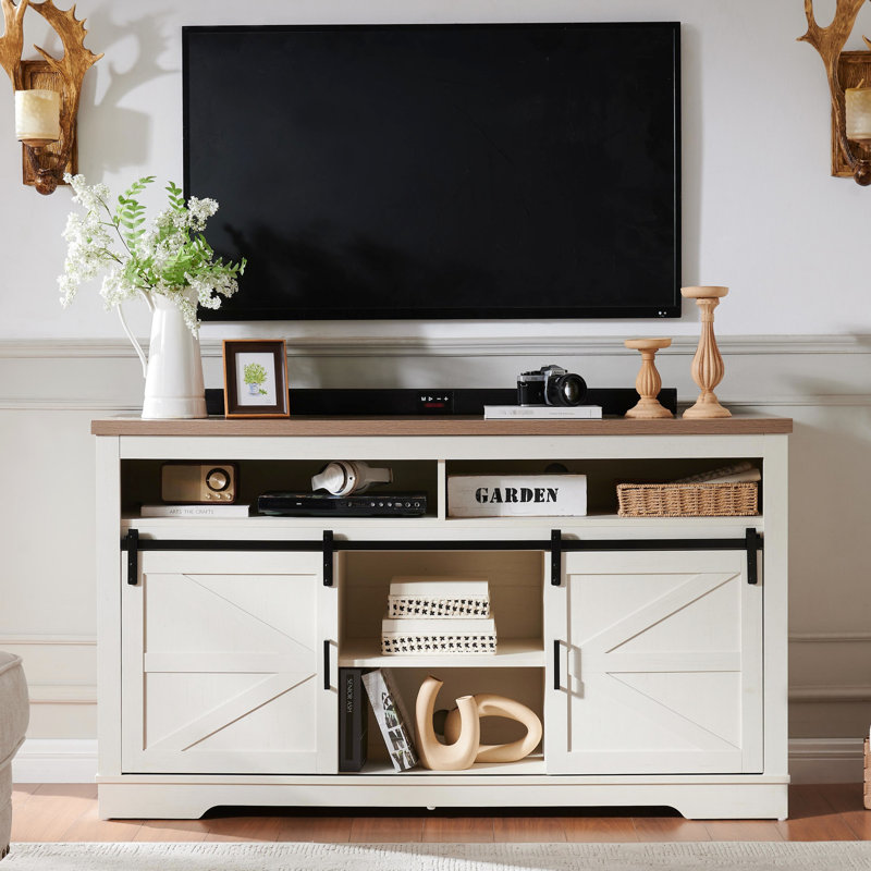 Console média rustique pour téléviseur de 65 pouces et plus, centre de divertissement avec porte coulissante, meuble télé blanc antique compact et support de rangement pratique, style grange en électronique